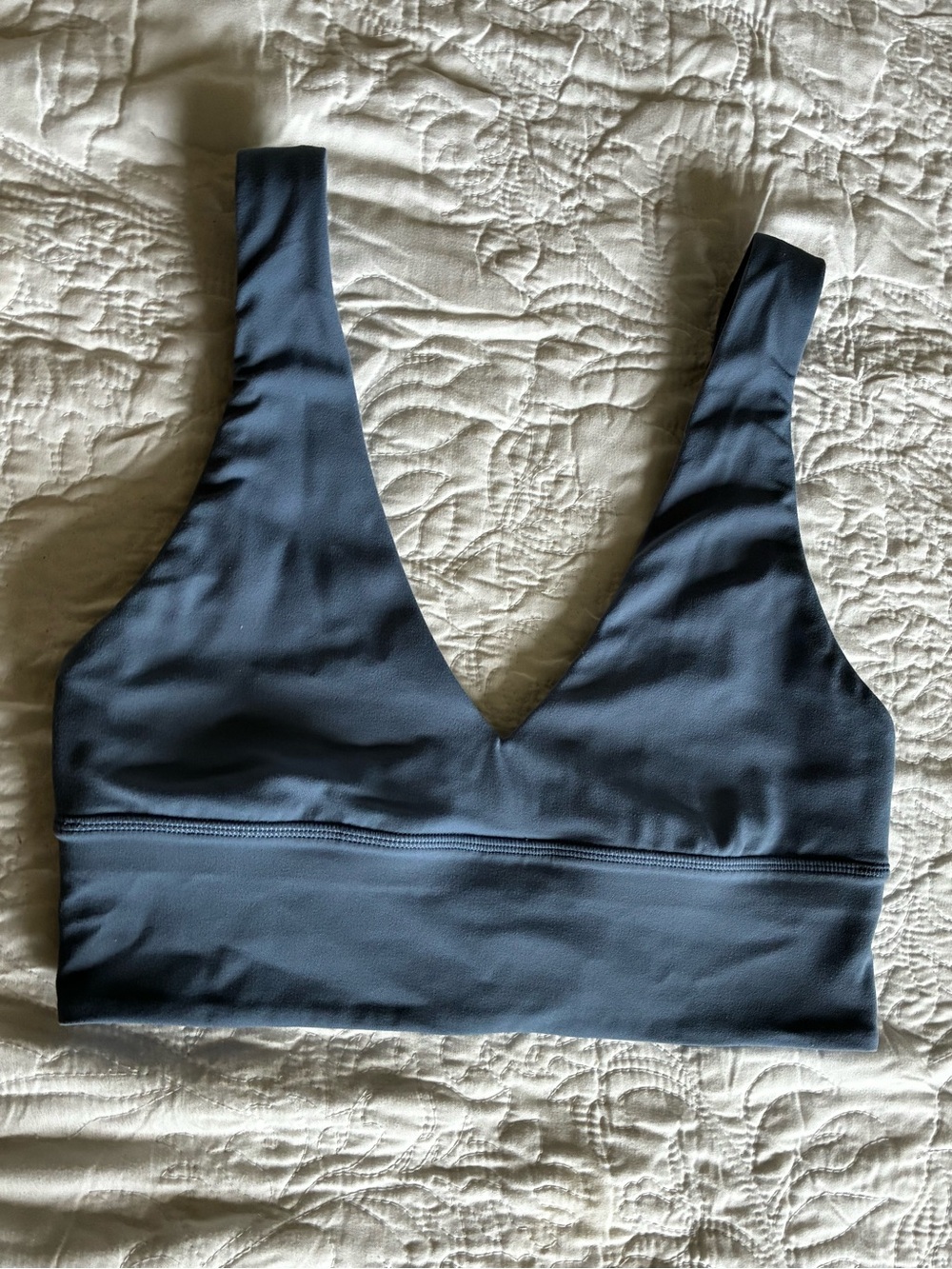 Lululemon blue sports bra- like new size 6- oasis blue
